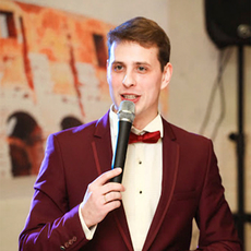 Ведущий Александр Трунин 