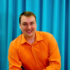 Ведущий Дмитрий Бобиков 