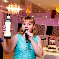 Ведущий Евгения Фладун 