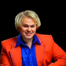 Ведущий Максим Комендантов 