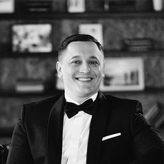 Ведущий Сергей Данилов 