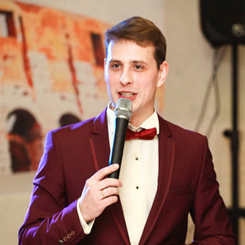 Ведущий Александр Трунин 