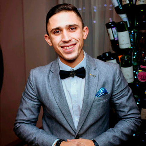 Ведущий Алексей Петрин 