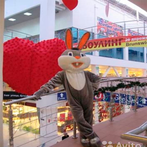 Ведущий Андрей Дундуков 