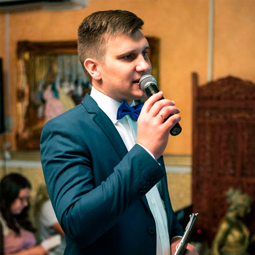 Ведущий Антон Останский 