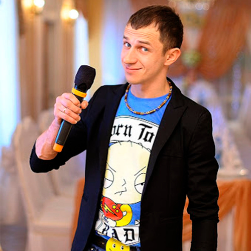 Ведущий Евгений Зайков 