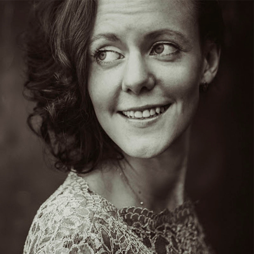 Ведущий Ирина Стрелец 