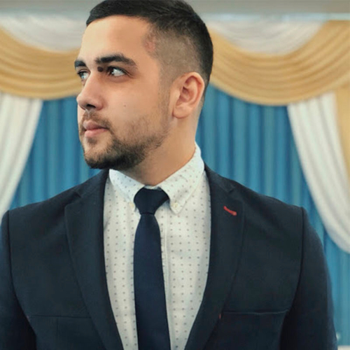 Ведущий Роман Герасимов 