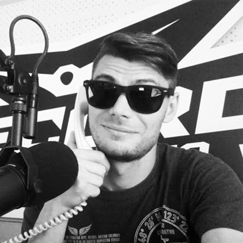 Ведущий Роман Тырков 