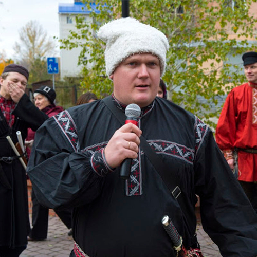 Ведущий Сергей Соломахин 