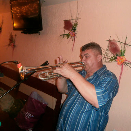 Ведущий Юрий Сумский 